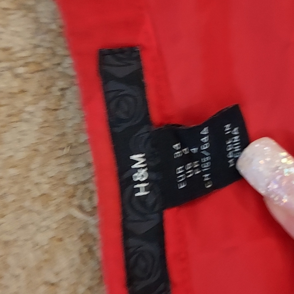 H&M red floral skirt - Picture 4 of 6